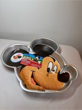 New Disney Mickey Mouse Face Cake Pan - Silver